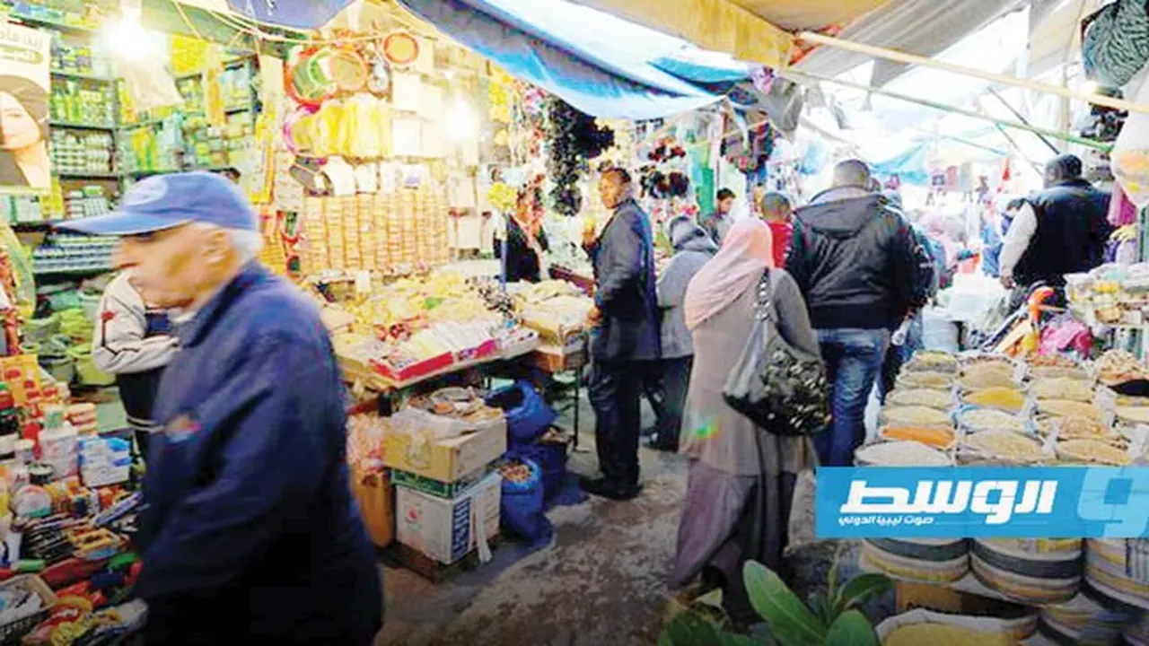 35% ضرائب.. توقعات اقتصادية مرتقبة على أسعار السلع بعد خفض قيمة الدينار